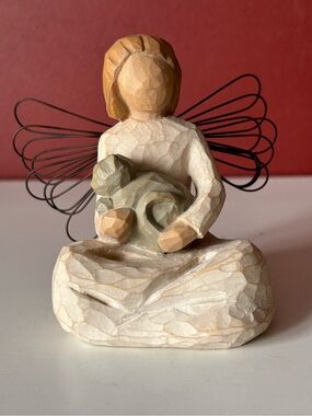 👛(ANY 2/$25) WILLOW TREE Figurine Angel of Kindness